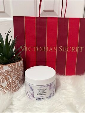 🆕 VS Victoria’s Secret Lavender & Vanilla RELAX exfoliating body scrub